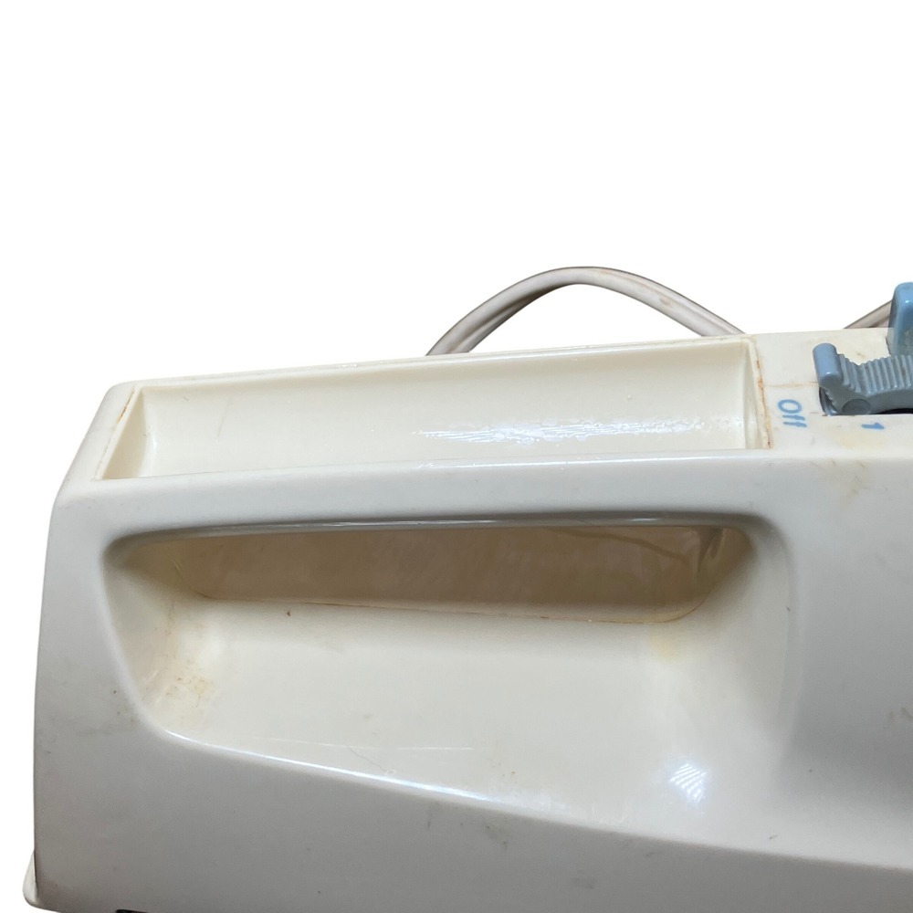 Rival 3-Speed Portable Hand Mixer Model 433 White Blue with 2 Sets of Beaters - Picture 6 of 9